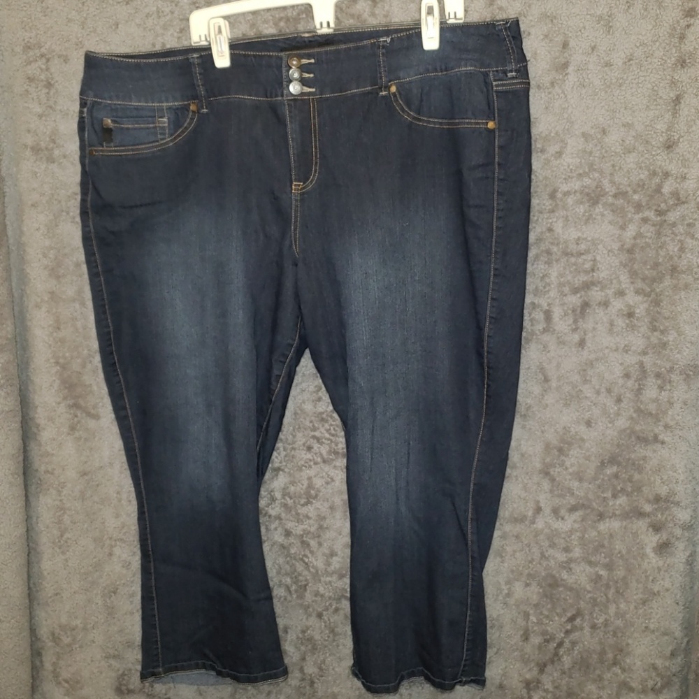 Torrid Jean Capri 24
